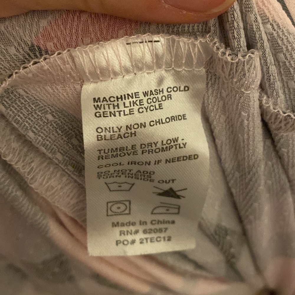 SAN SOLEIL UPF 50 long sleeved top shirt. Fun pink and gray diagonal plaid. - Picture 7 of 10